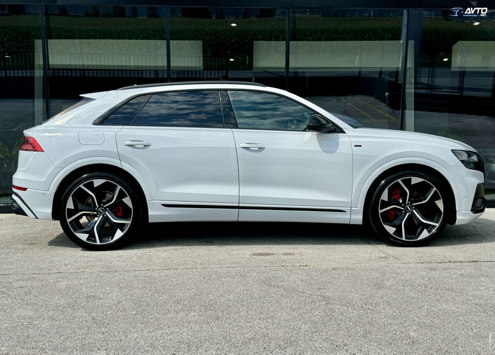 Audi Q8  SQ8 LOOK-PANO-LED-360 KAMERA-ACC-KEYLESS-ZRACNO-F1 - cover