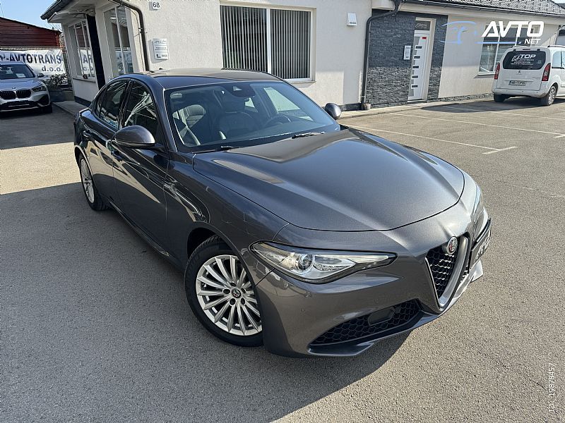 Alfa Romeo Giulia  2.2 JTDm 180 Aut. SPORTSKI - cover
