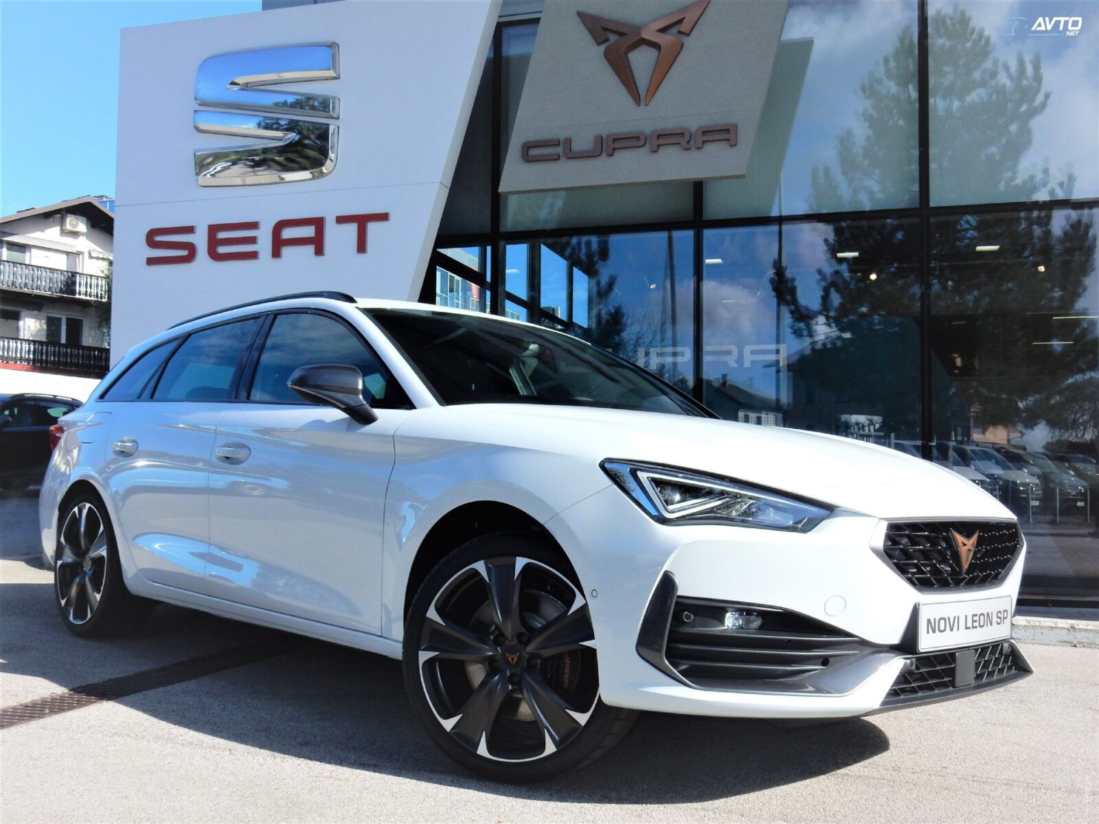 Cupra Leon 1.4 TSI e-HYBRID 180kW VZ DSG - cover