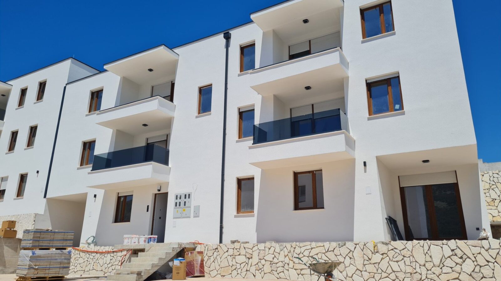 Grebastica seaside residence - cover