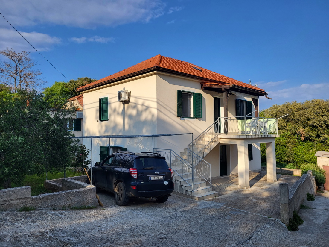 Renovirana kamena kuća - cover
