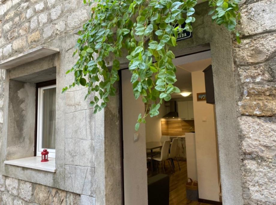 Kuća Kaštel Lukšić centar, 90m2 (prodaja) - cover