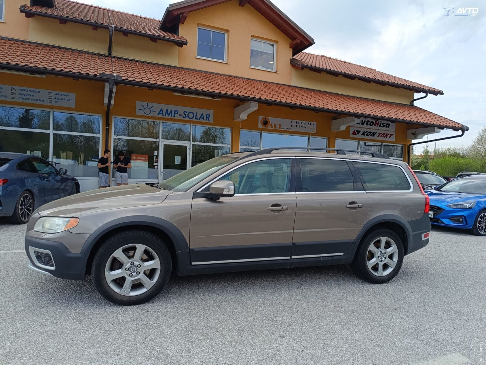 Volvo XC70  3.2 AWD Summum - cover