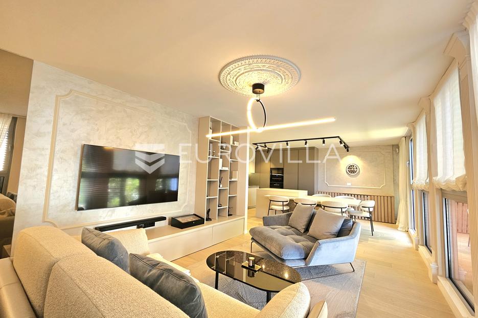 Opatija, Centar, eksluzivan dvosoban stan NKP 75.52 m2 s vrtom - cover