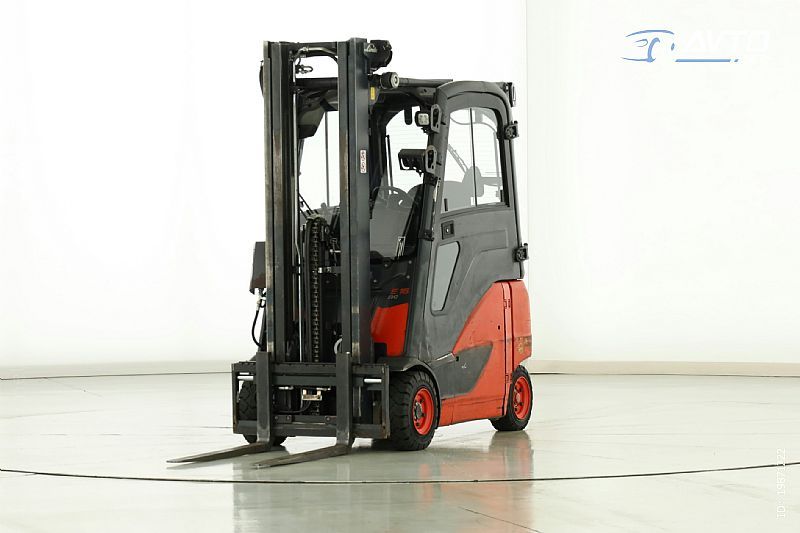 Linde E-18-02 TRIPLEX- BOČ - cover