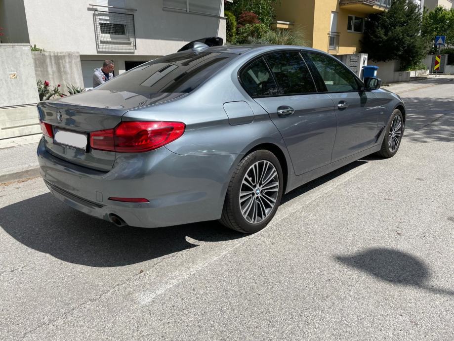 • BMW serija 5 520d • 151t km • - cover