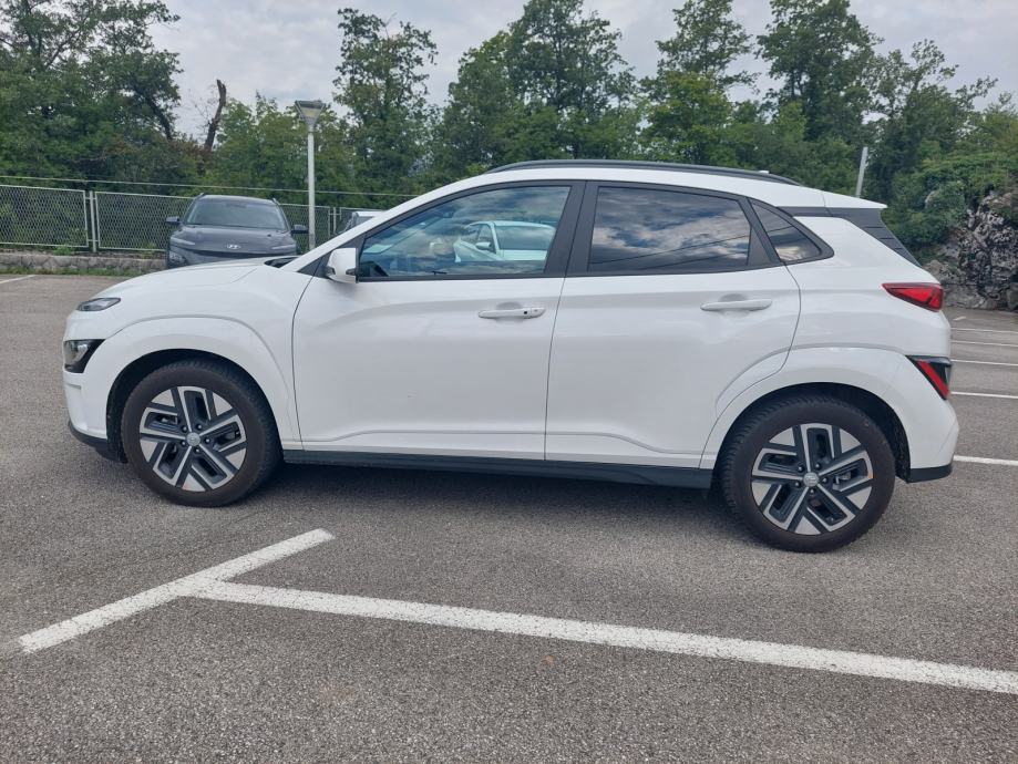 Hyundai Kona EV 39,2 kWh - AKCIJA !!! - cover