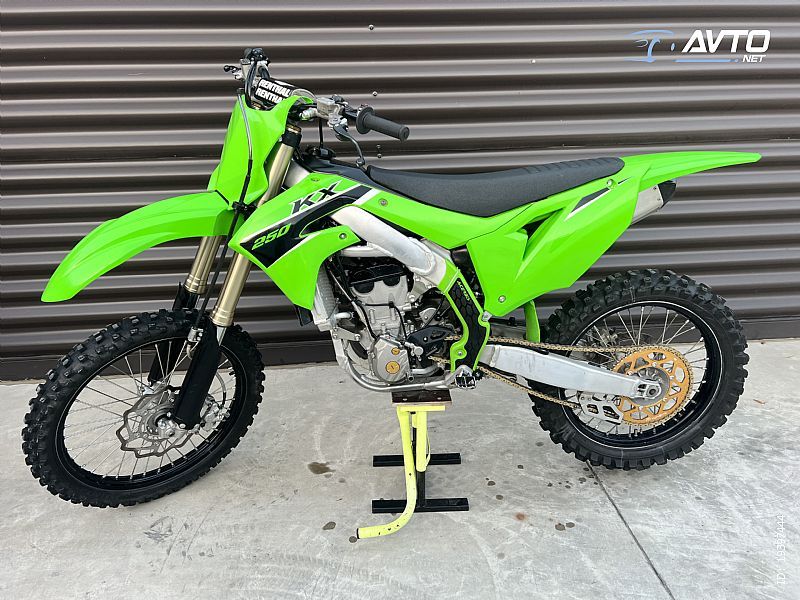 Kawasaki KX-250F-2023 - cover