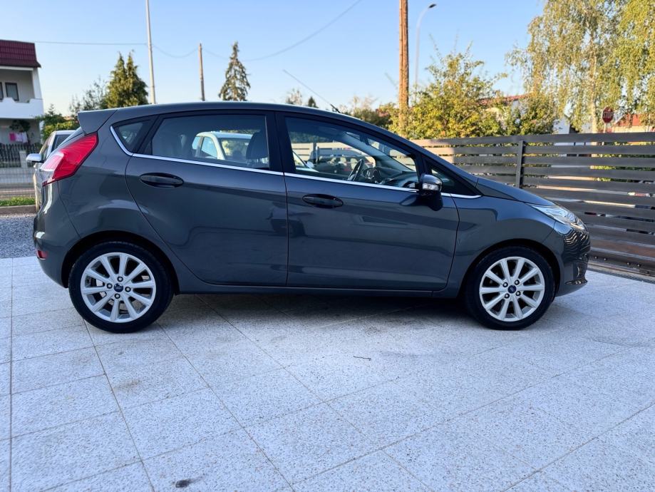 Ford Fiesta 1,5 TDCi ** TITANIUM** - cover