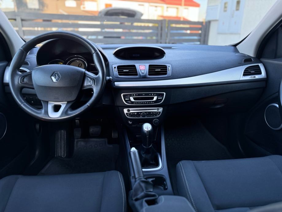 Renault Megane 1,5 dCi - cover
