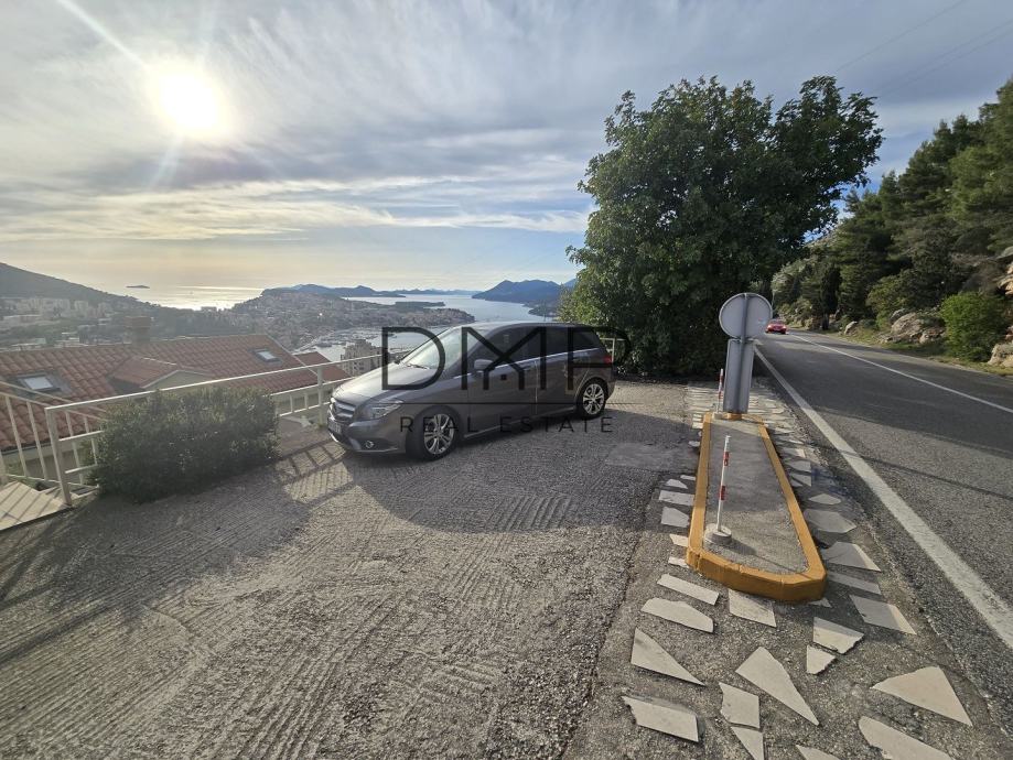 DUBROVNIK CENTAR KAT KUĆE,PREDIVNI POGLED NA MORE, TARACE, 3 PARKINGA (prodaja) - cover