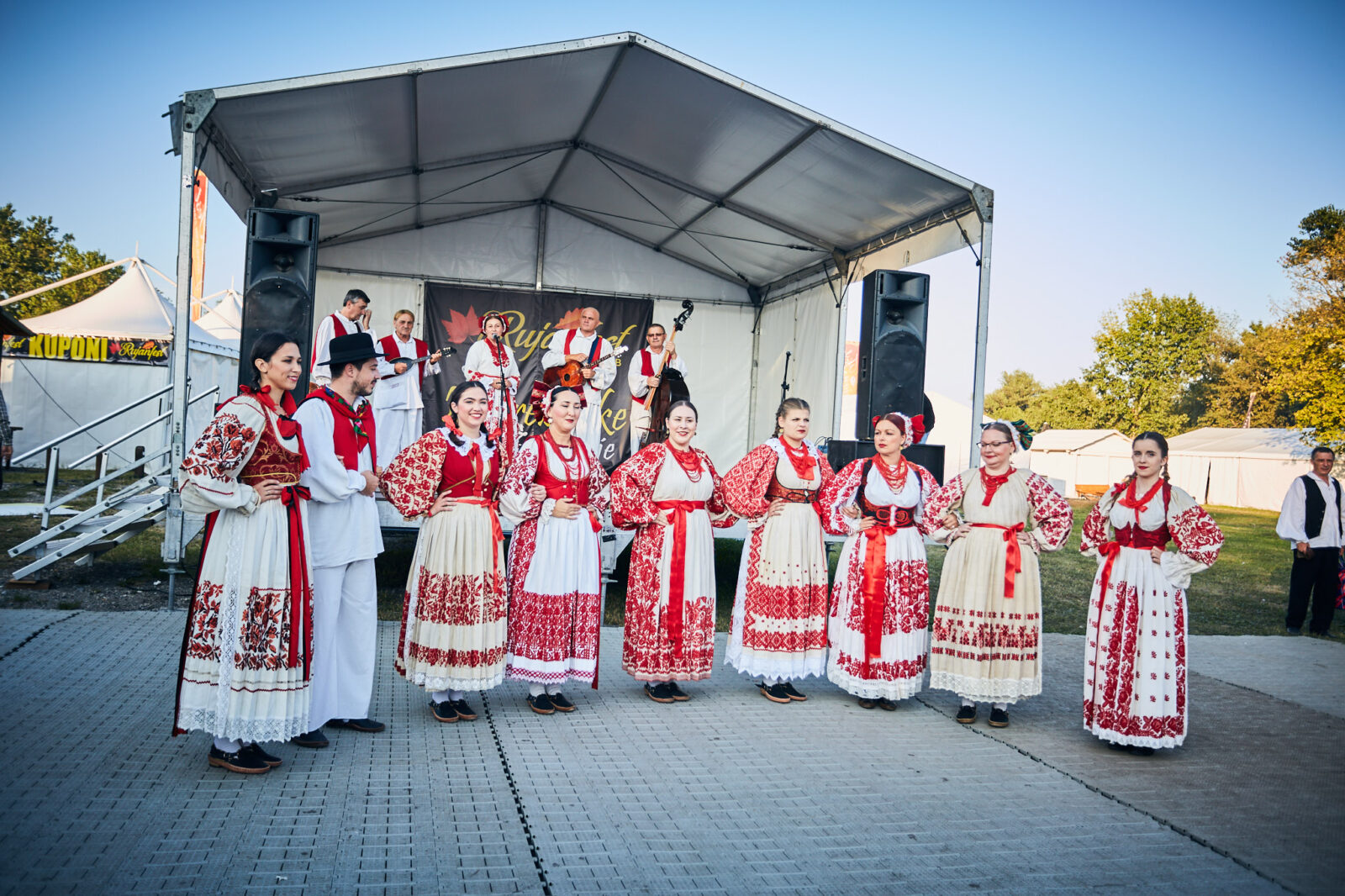Natkrivene pozornice - cover