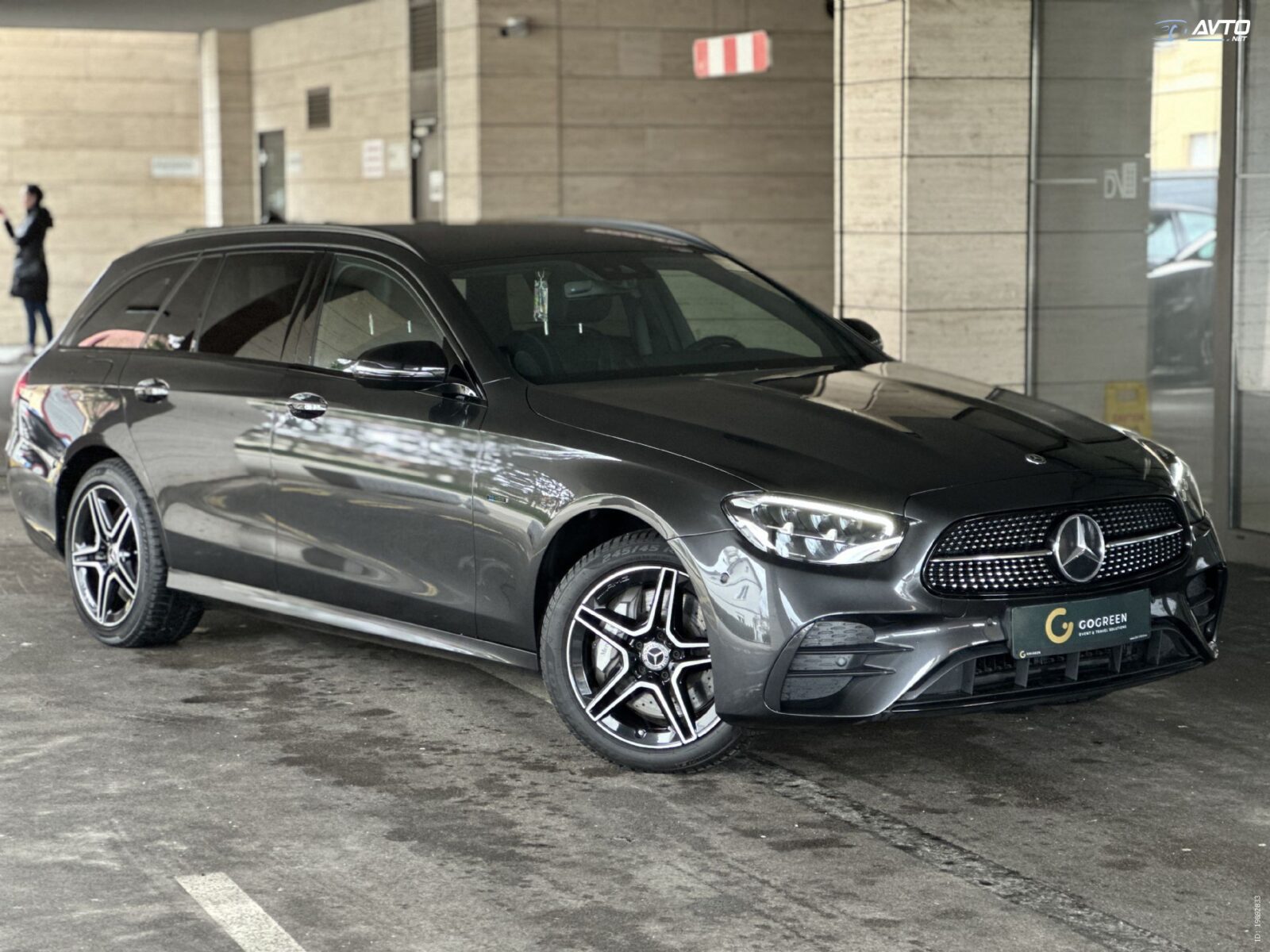 Mercedes-Benz E-Razred E300 de T-AMG Line-FACELIFT-BURMESTER-NIGHTPAKET - cover