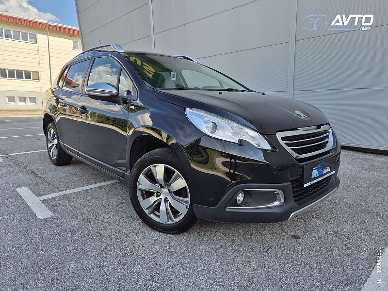 Peugeot 2008 1.2 PureTech 110 Stop Start Style - cover