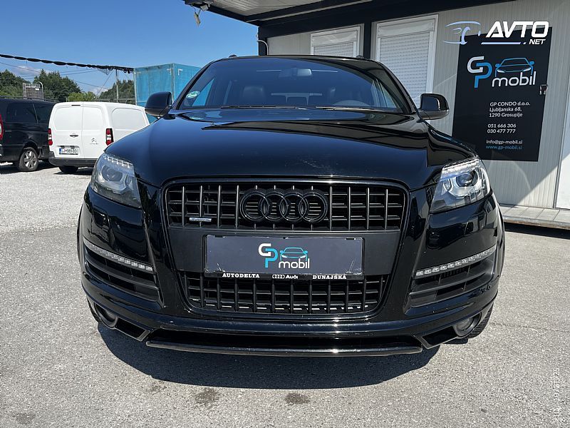 Audi Q7  3.0 TDI AUT S-line 7 sjedala PANORAMA - cover