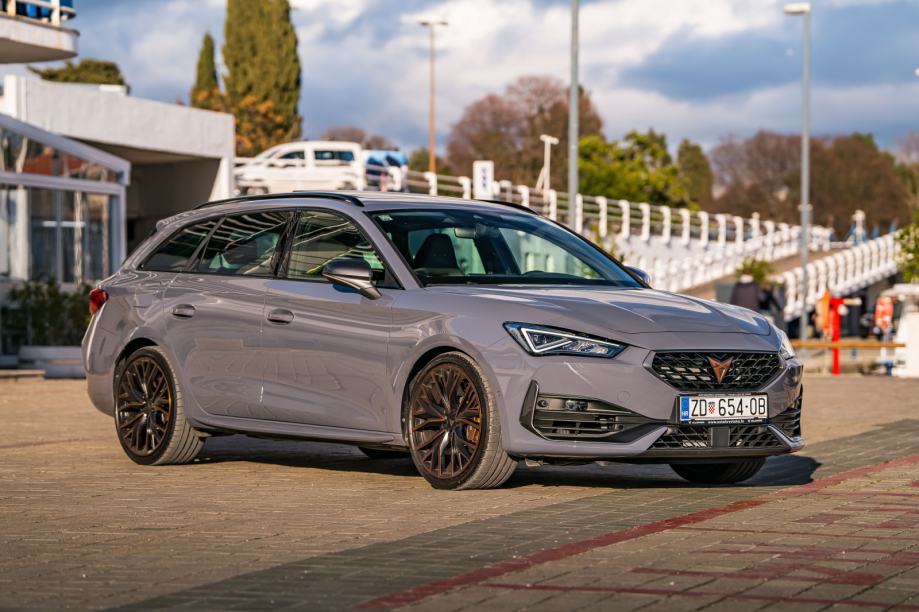 Cupra Leon VZ 2.0 TSI 4Drive DSG - cover