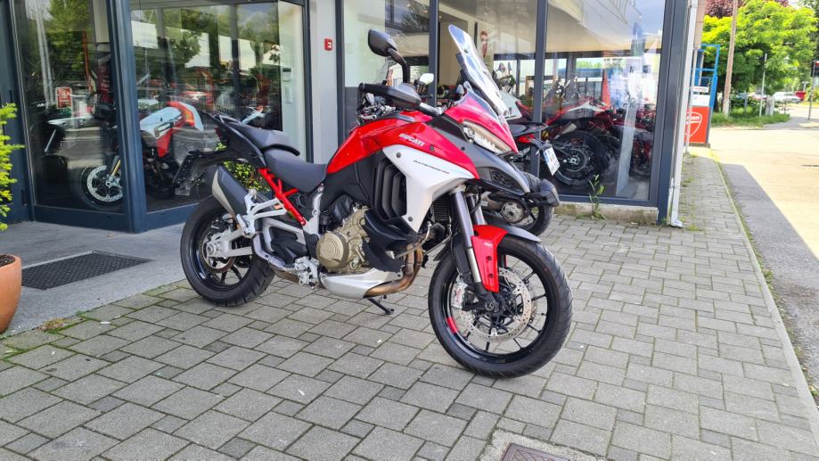 Ducati Multistrada V4S, 2022 god. - cover