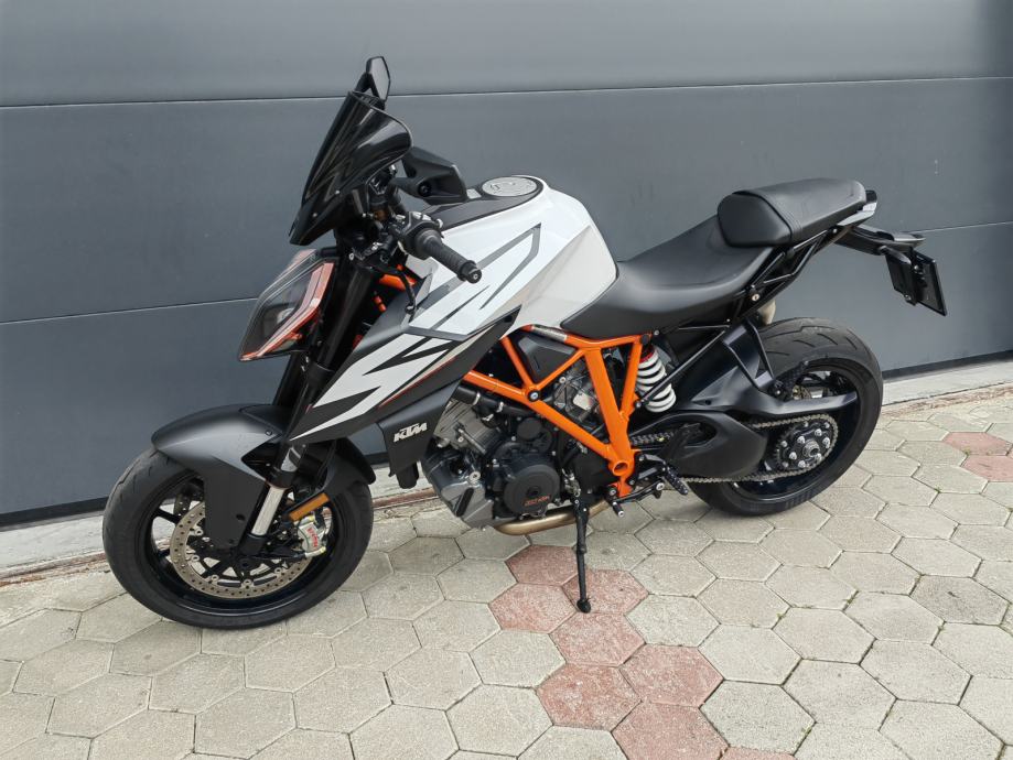 KTM SUPERDUKE 1290R, 2020 god. - cover