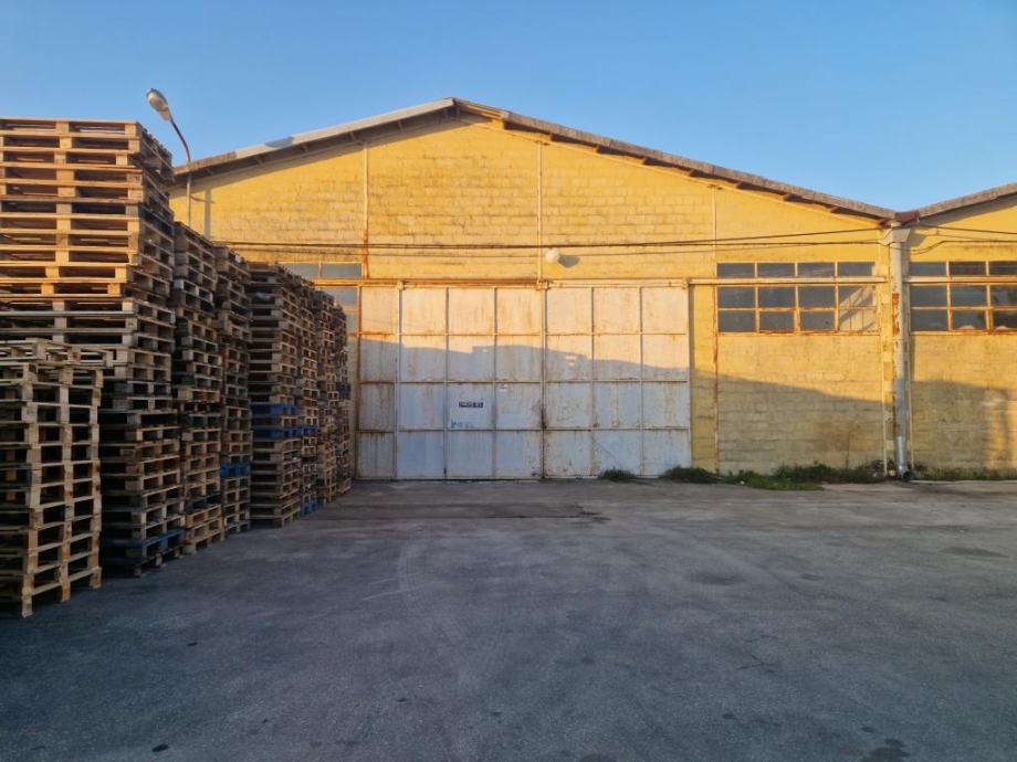 Skladište Pula 1200 m2 (iznajmljivanje) - cover
