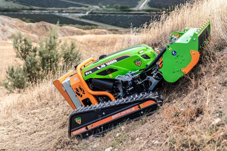 MDB LV 300 PRO GREEN CLIMBER *MALČIRANJE *KOŠNJA *NAGIB 60*ORDŽAVANJE - cover