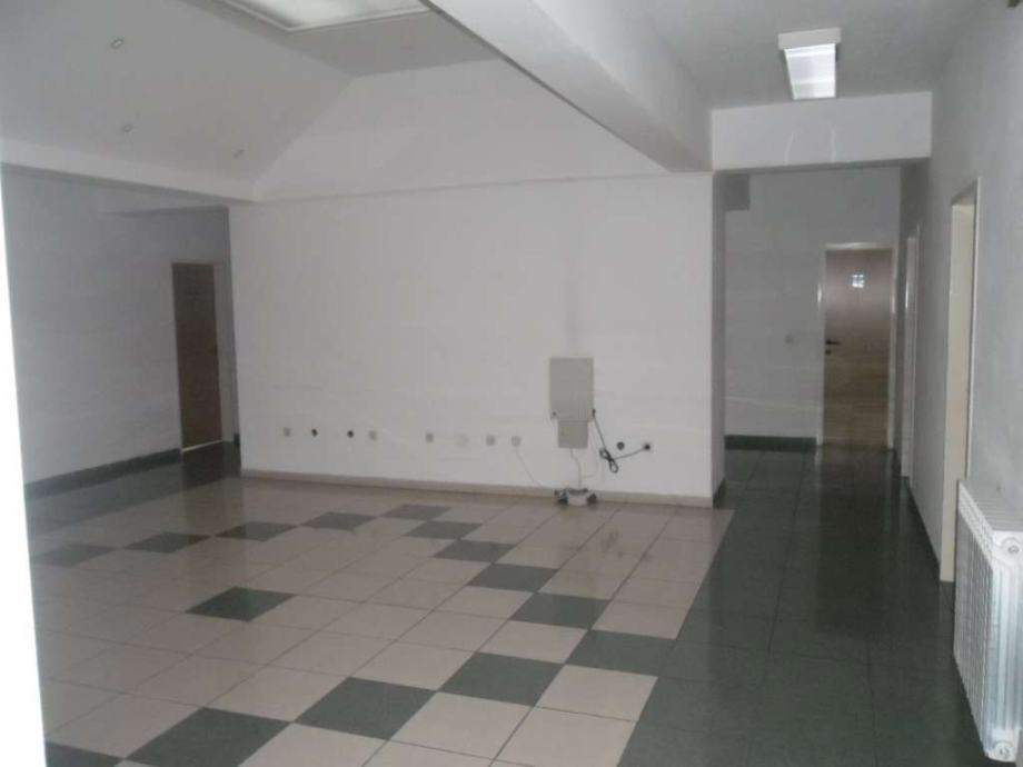 Poslovni prostor: Novi Zagreb poslovna zgrada i hale 2100 m2. (prodaja) - cover