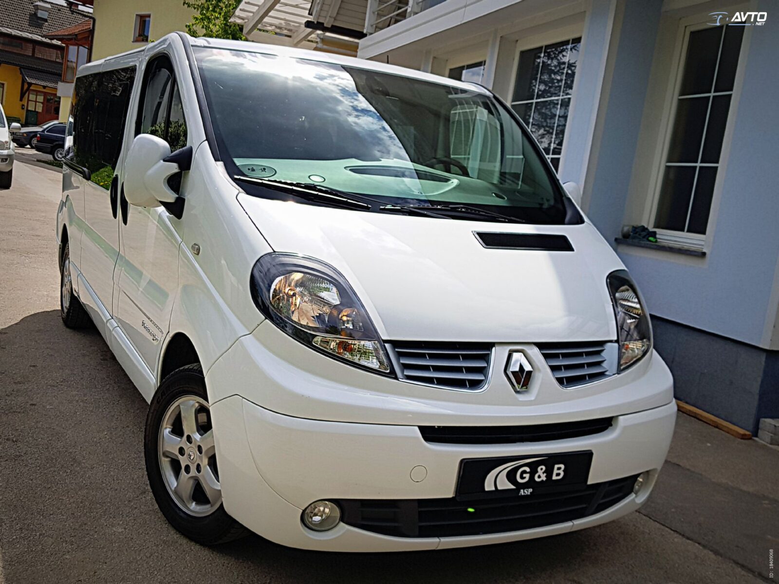 Renault -  .Trafic 2.0 dCi - SLOVAČKO PORIJEKLO-Black Edition- - cover