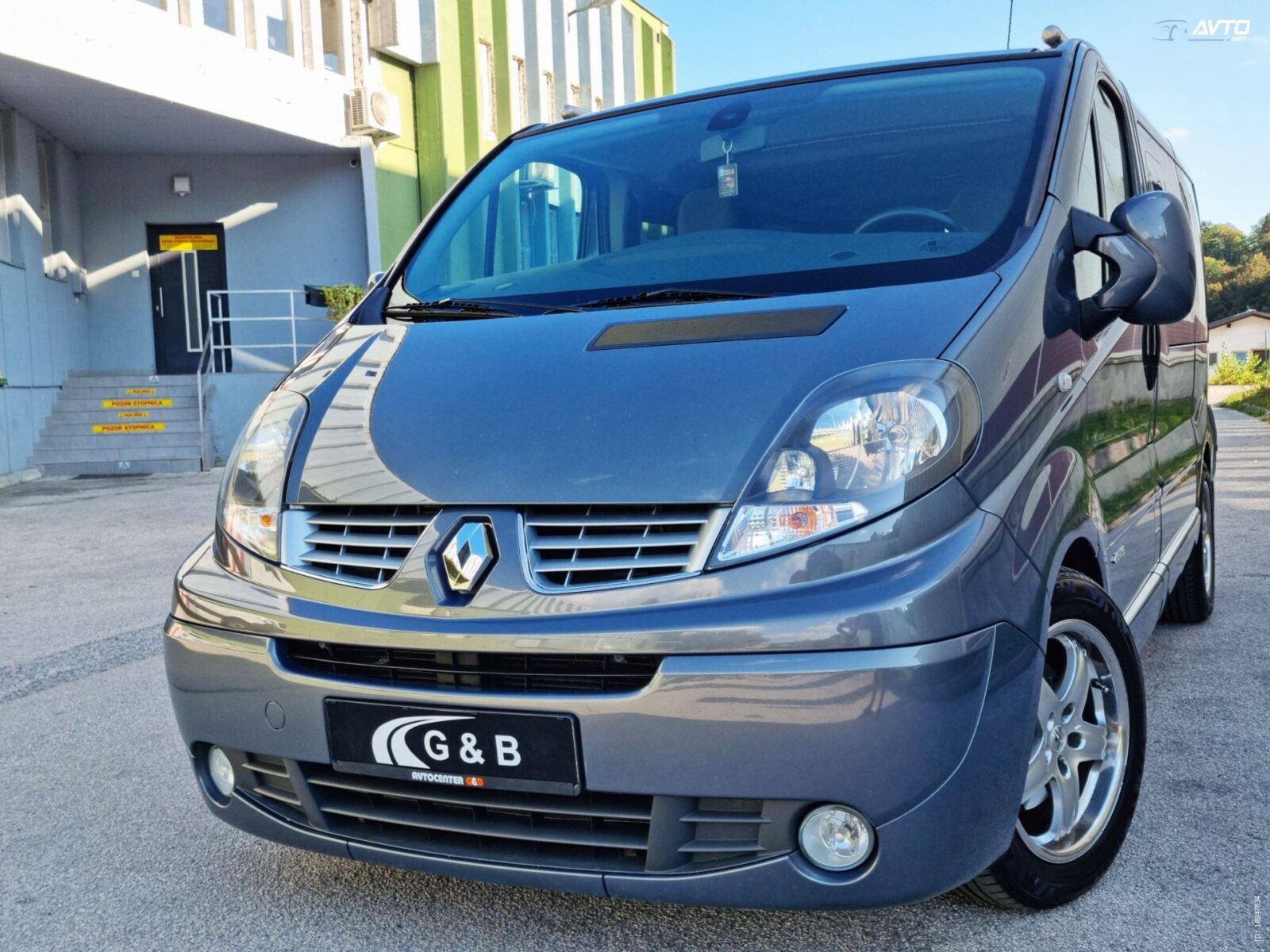 Renault -  .Trafic 2.0 dCi - Black Edition - Passenger Lux - - cover