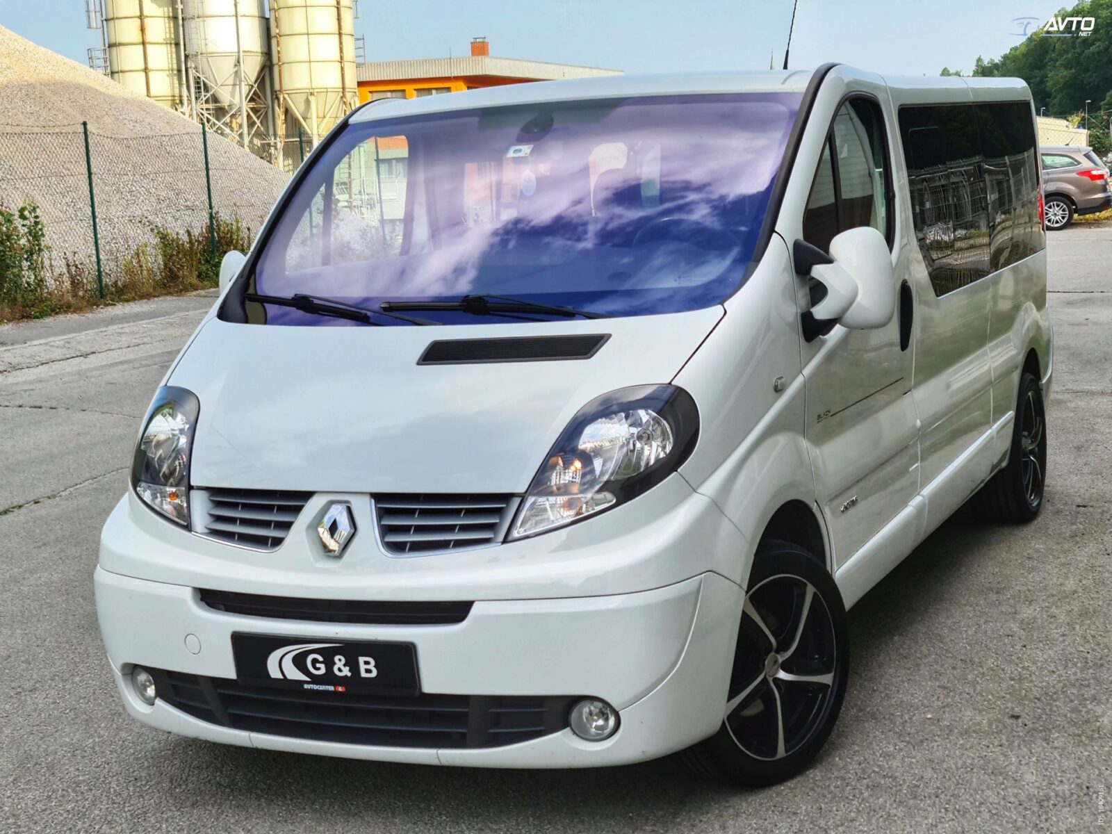 Renault -  .Trafic 2.0 dCi Black Edition - PUTNIČKI - cover