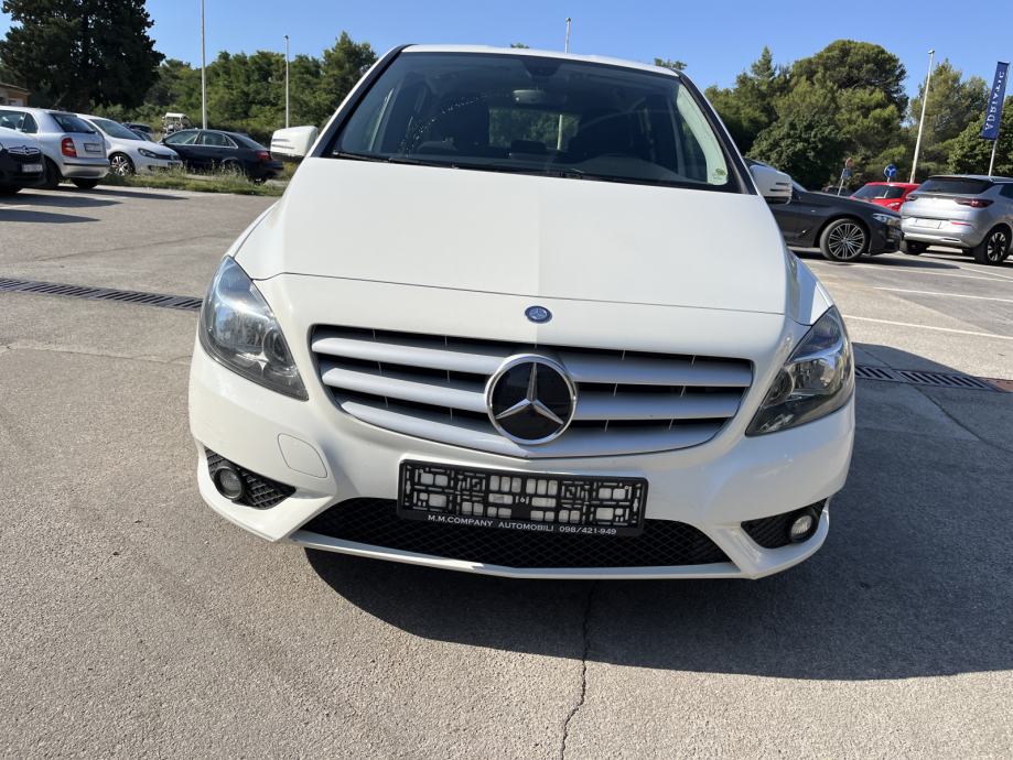 Mercedes-Benz B-klasa 180 CDI - cover