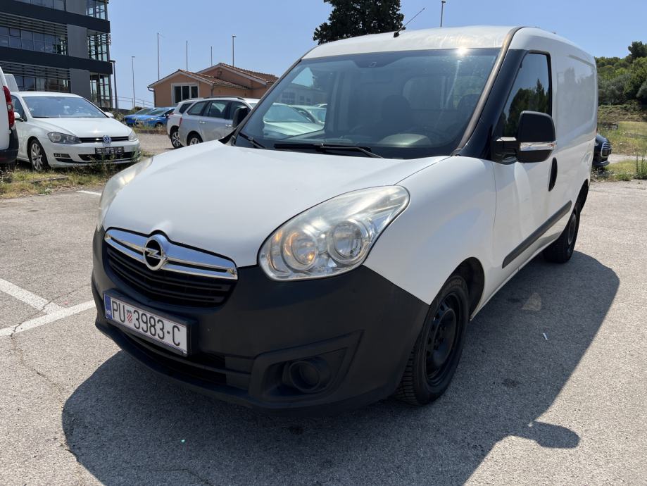 Opel Combo 1,3 CDTI - cover