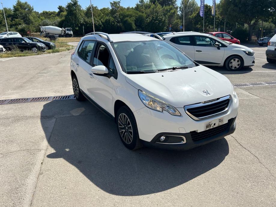 Peugeot 2008 1,6 e-HDi - cover