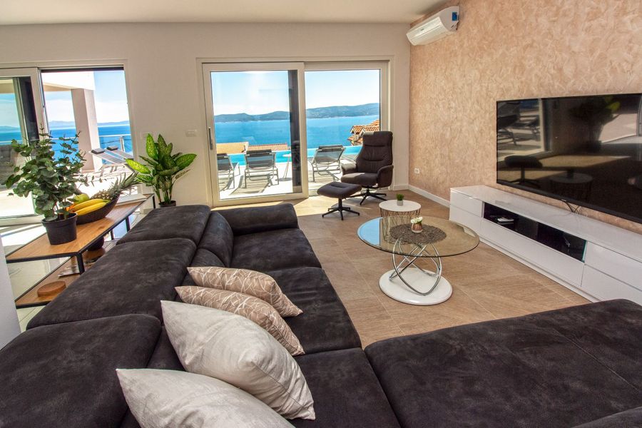 Vila na prodaju Pisak (Omiš) - OMIŠ PISAK VILLA 262 M2 S BAZENOM I PANORAMSKIM POGLEDOM, € 1.150.000, 262 m² - cover