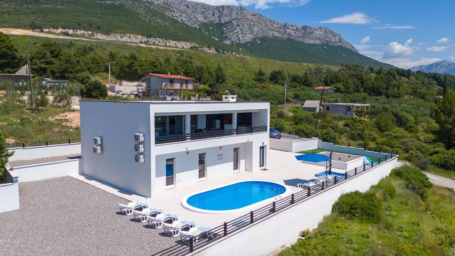 Vila na prodaju Kaštel Sućurac (Kaštela) - KAŠTEL SUĆURAC VILLA S BAZENOM I POGLEDOM NA MORE 270 M2, € 685.000, 270 m² - cover