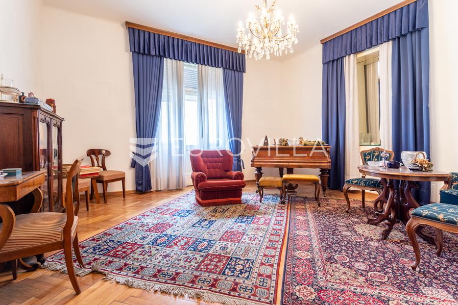 Split, CENTAR - Građanski stan za dugoročni najam površine 159 m2 - cover