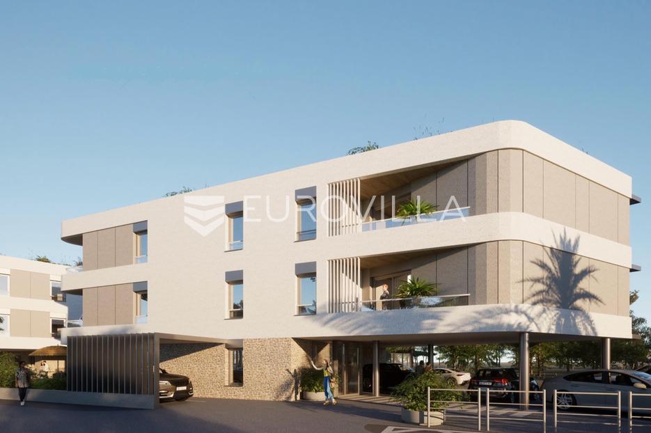 Istra, Umag, zemljište s građevinskom dozvolom za višestambenu zgradu - cover