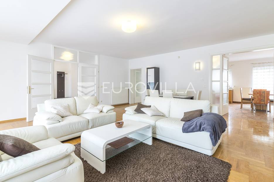 Goljak, dvoetažni peterosoban stan + 2 parkirna mjesta - cover