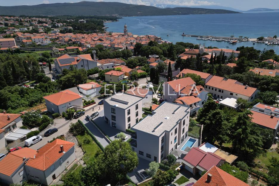 Krk, NOVOGRADNJA luksuzan trosoban stan 104m2 s PM i Garažom USELJIVO - cover