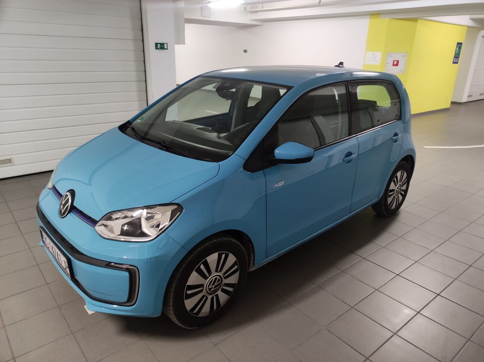 VW eUP električni 36 kWh (domet do 300 km) - cover