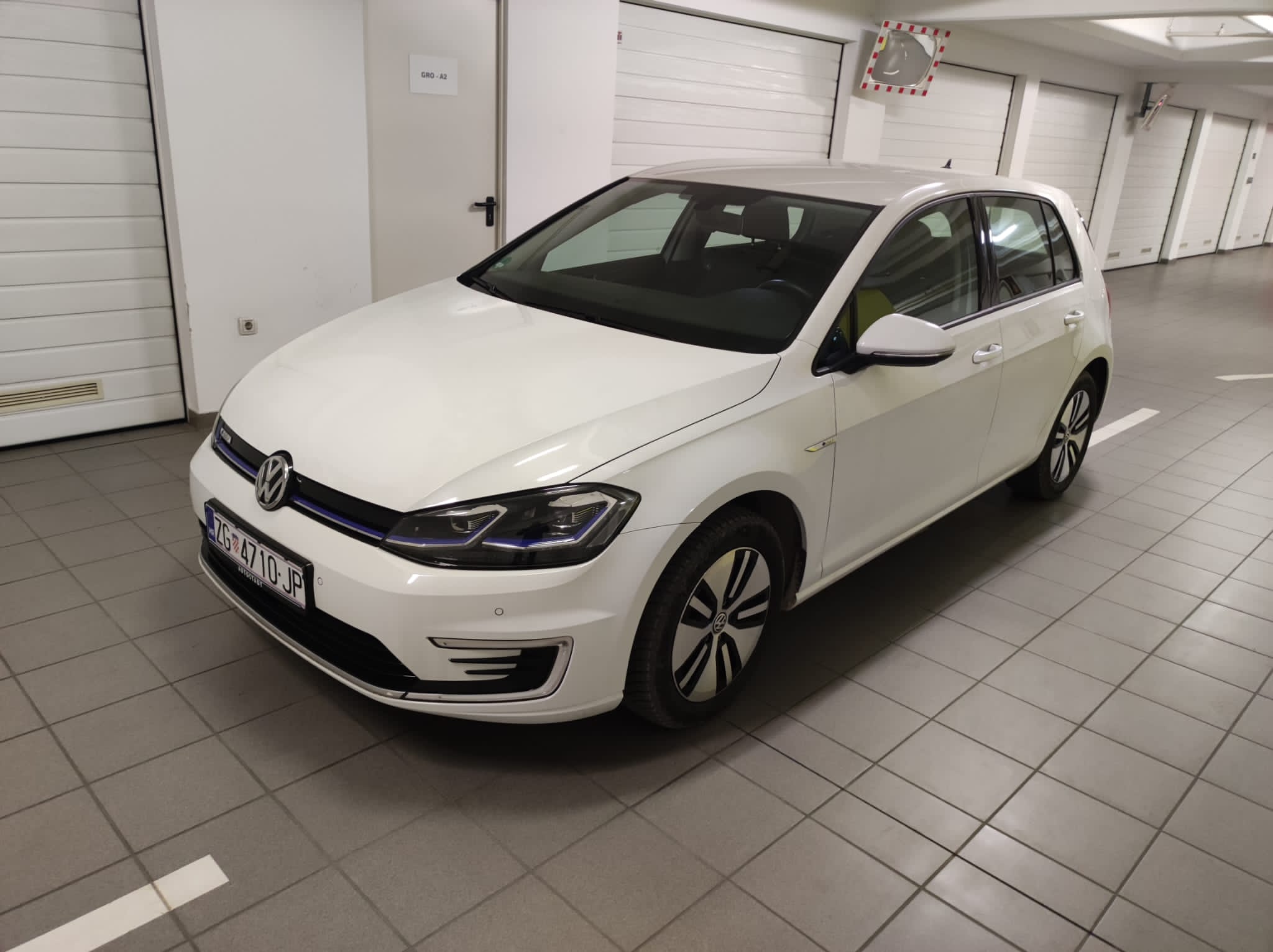 VW eGolf električni 36 kWh (domet do 250 km) - cover