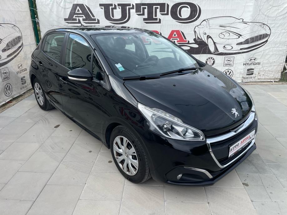 Peugeot 208 1,6 BlueHDi - cover