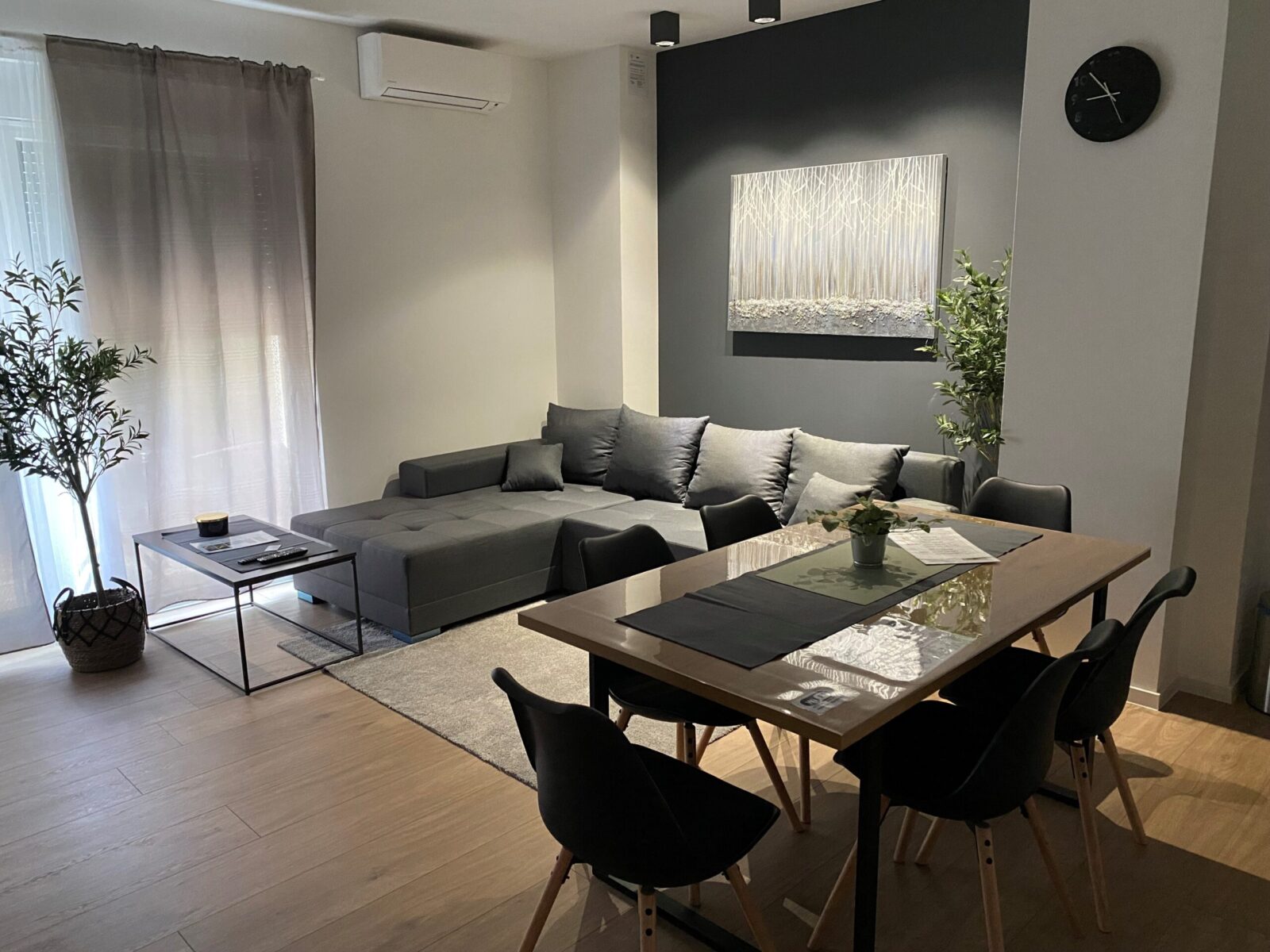Apartman  A 202 **** - cover