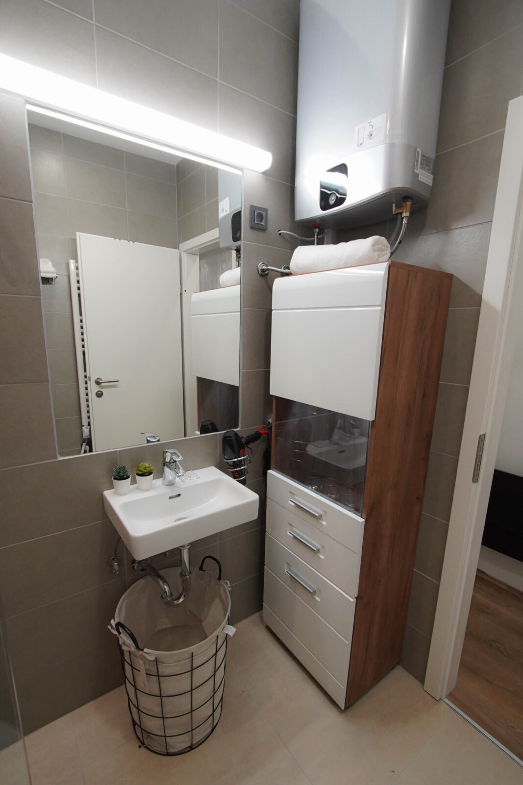 Apartman  A 104 *** - cover