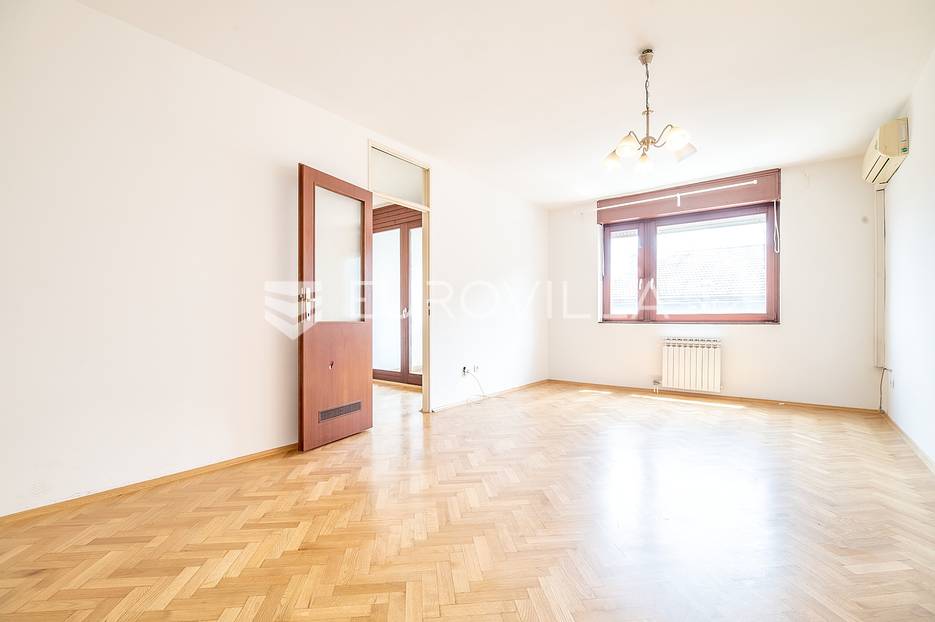 Zagreb, Trešnjevka, trosoban stan NKP 82 m2, balkon, loggia - cover