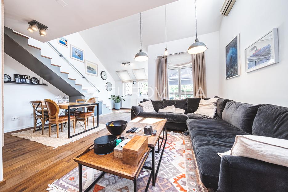 Zagreb, Vrtlarska, prekrasan peterosoban dvoetažan stan NKP 132 m2 - cover