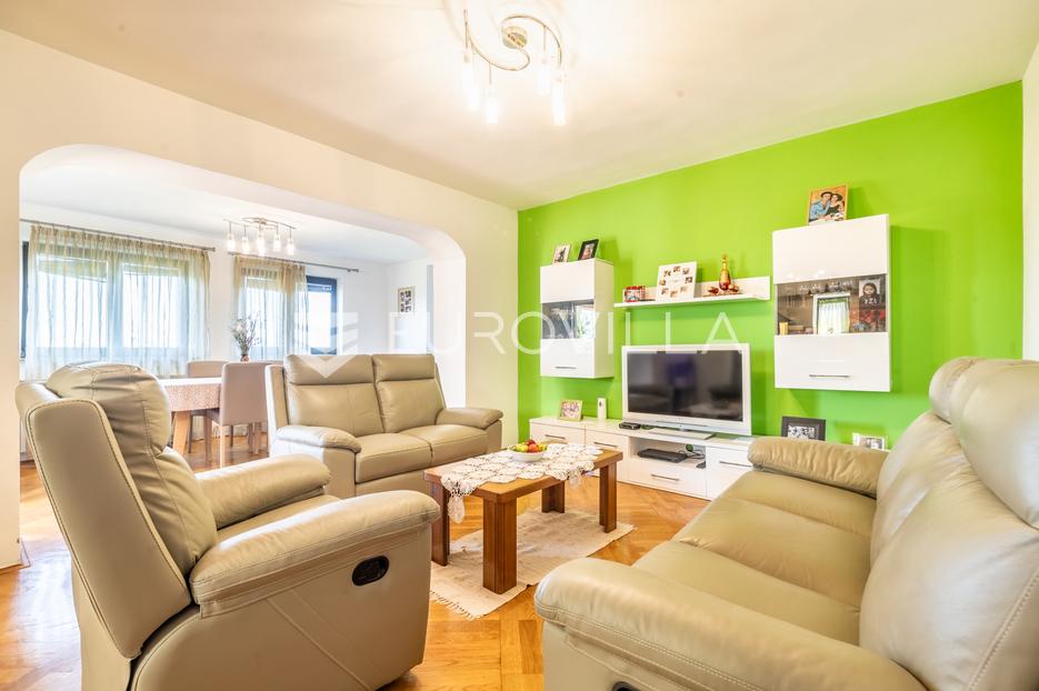 Mikulići, Talani prekrasna obiteljska kuća 350m2 na parceli od 1200m2 - cover