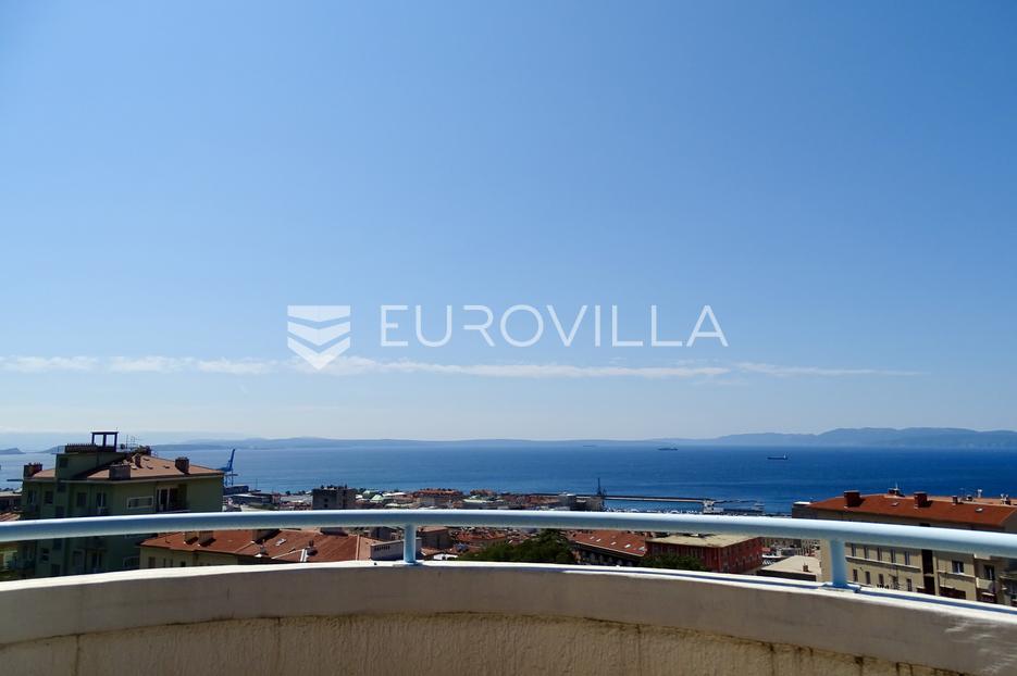 Rijeka, Belveder, dvoetažni stan površine 110m2 s panoramskim pogledom na more - cover