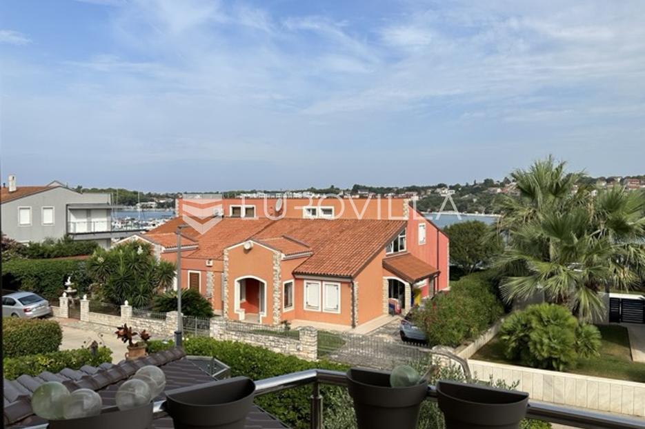 Istra, Pomer, četverosoban stan s pogledom more NKP 100 m2 u blizini plaža - cover