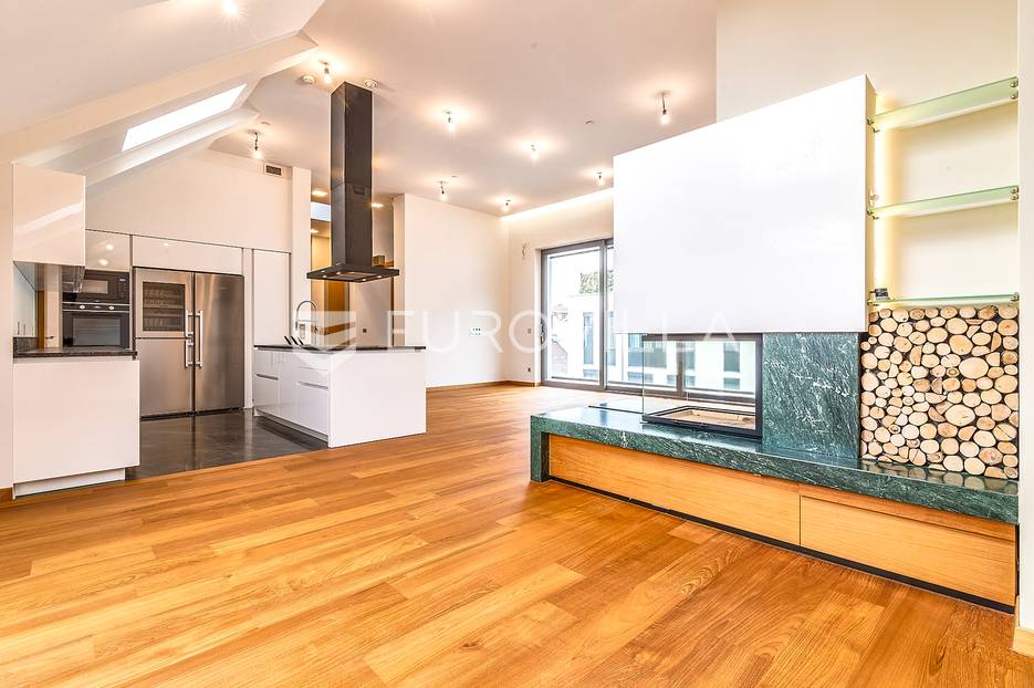 Cvjetni trg luksuzan trosoban stan sa 2 garaže - cover