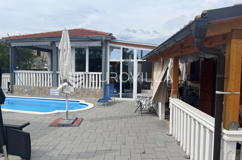 Pirovac, Putičanje, atraktivno imanje s dvije stambene jedinice - cover