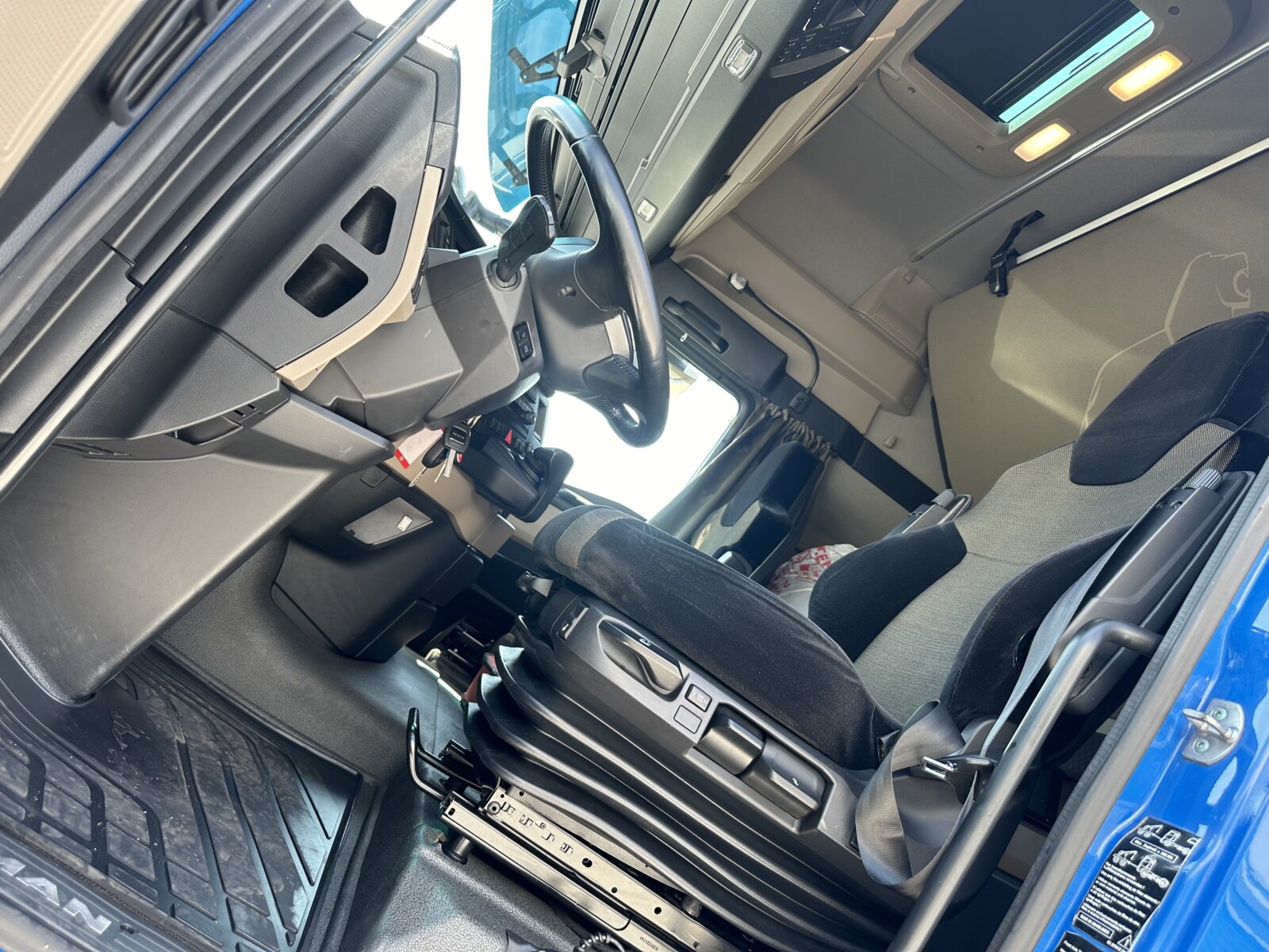 MAN TGX 26.510 6X2 Intarder ALU ACC LED - cover